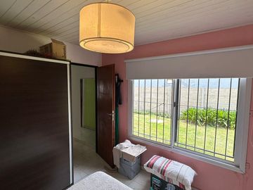 Casa en  49 Y 148. Amplio parque.