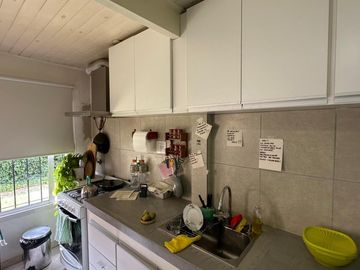 Casa en  49 Y 148. Amplio parque.