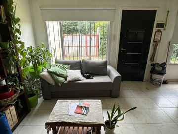 Casa en  49 Y 148. Amplio parque.