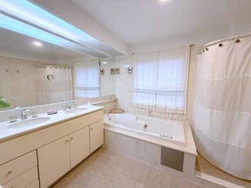 Departamento PISO  en  BELGRANO 214M2 con COCHERA  4amb depend