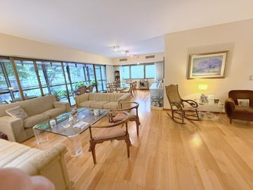 Departamento PISO  en  BELGRANO 214M2 con COCHERA  4amb depend