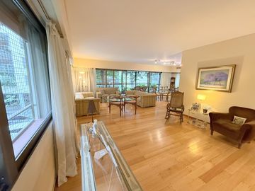 Departamento PISO  en  BELGRANO 214M2 con COCHERA  4amb depend