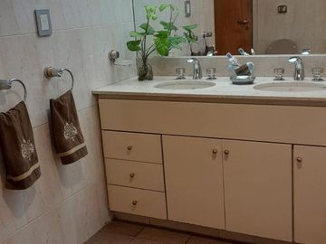 Departamento PISO  en  BELGRANO 214M2 con COCHERA  4amb depend