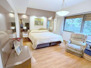 Departamento PISO  en  BELGRANO 214M2 con COCHERA  4amb depend