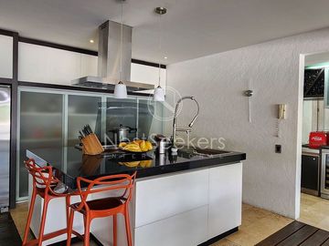 CASA EN VENTA EN EL CENTRO DE AVANDARO A UNOS CUANTOS PASOS DE LA ZONA COMERCIAL