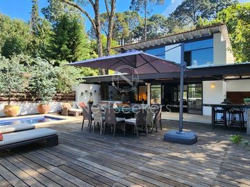 CASA EN VENTA EN EL CENTRO DE AVANDARO A UNOS CUANTOS PASOS DE LA ZONA COMERCIAL