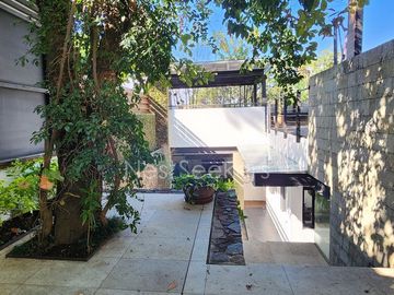CASA EN VENTA EN EL CENTRO DE AVANDARO A UNOS CUANTOS PASOS DE LA ZONA COMERCIAL