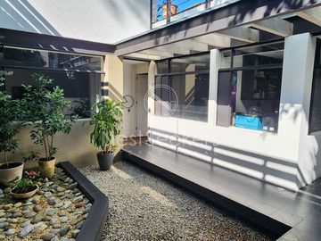 CASA EN VENTA EN EL CENTRO DE AVANDARO A UNOS CUANTOS PASOS DE LA ZONA COMERCIAL