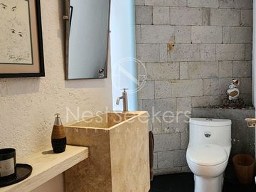 CASA EN VENTA EN EL CENTRO DE AVANDARO A UNOS CUANTOS PASOS DE LA ZONA COMERCIAL