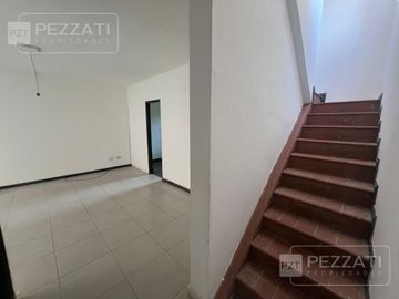 Oficina en  alquiler. Zona Güemes. Jardin, 2 privados. recepciòn. Baño