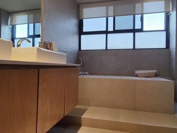 SE VENDE O SE RENTA (AMUEBLADO LA RENTA) ESPECTACULAR PENT HOUSE EN POLANCO (V)