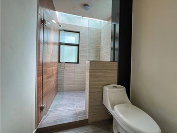 CASA MODERNA EN CONDOMINIO, BOSQUE VERDE