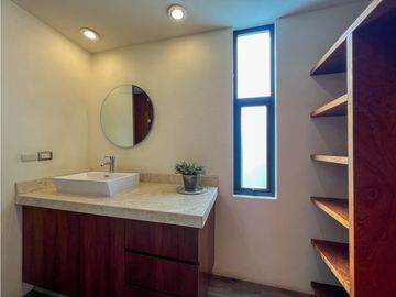 CASA MODERNA EN CONDOMINIO, BOSQUE VERDE