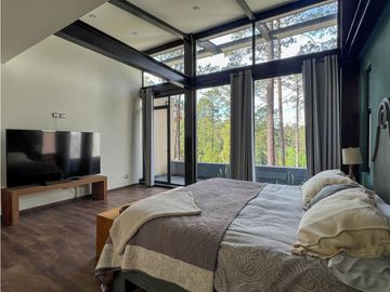CASA MODERNA EN CONDOMINIO, BOSQUE VERDE