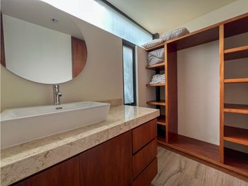 CASA MODERNA EN CONDOMINIO, BOSQUE VERDE