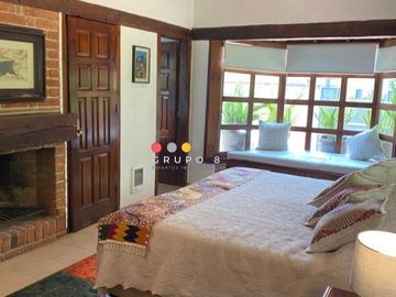 EN AVANDARO  8,000M2 CON 3 CASAS