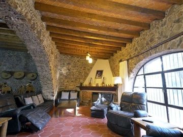 HERMOSA HACIENDA CON 9 RECÁMARAS