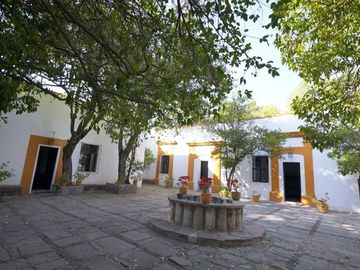 HERMOSA HACIENDA CON 9 RECÁMARAS
