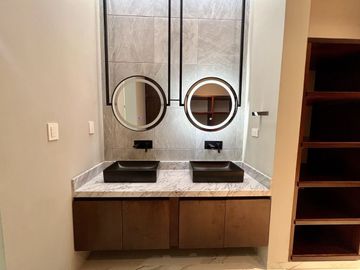 Casa en venta en privada residencial zona de Chablekal