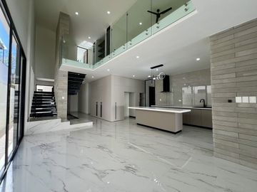 Casa en venta en privada residencial zona de Chablekal