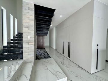 Casa en venta en privada residencial zona de Chablekal