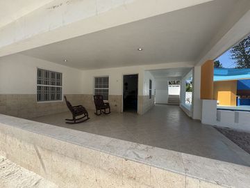 CASA EN VENTA EN SEGUNDA FILA DE LAS PLAYAS DE TELCHAC PUERTO
