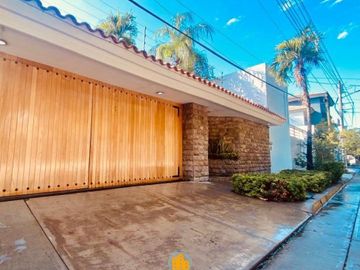 Venta Casa / Col Las Quintas / Culiacán