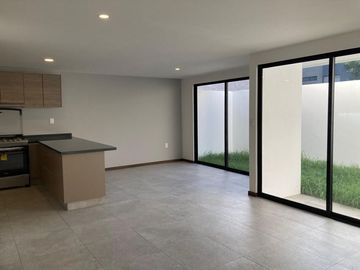 CASA EN VENTA CON 3 RECÁMARAS DENTRO DEL FRACCIONAMIENTO PUNTA LOMA