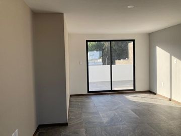 CASA EN VENTA CON 3 RECÁMARAS DENTRO DEL FRACCIONAMIENTO PUNTA LOMA