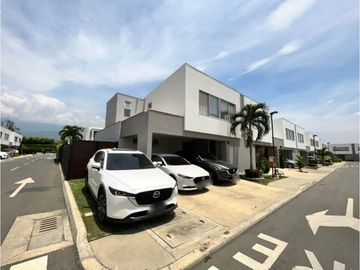 SE VENDE ESPECTACULAR CASA ESQUINERA  EN JAMUNDI