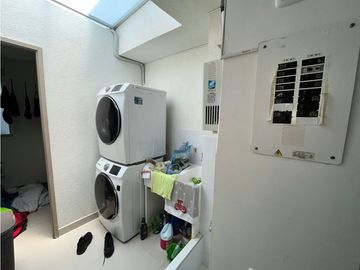 SE VENDE ESPECTACULAR CASA ESQUINERA  EN JAMUNDI