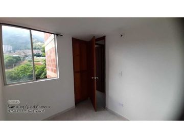 VENDO CASA FRENTE AL EXITO, CENTRO COMERCIAL PUERTA DEL NORTE NIQUIA