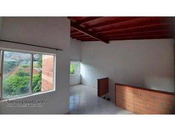 VENDO CASA FRENTE AL EXITO, CENTRO COMERCIAL PUERTA DEL NORTE NIQUIA
