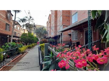 VENDO CASA FRENTE AL EXITO, CENTRO COMERCIAL PUERTA DEL NORTE NIQUIA