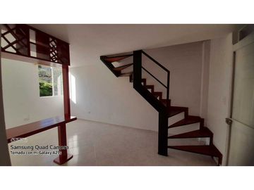 VENDO CASA FRENTE AL EXITO, CENTRO COMERCIAL PUERTA DEL NORTE NIQUIA