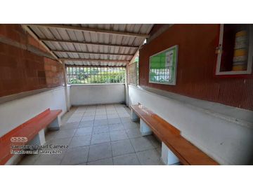 VENDO CASA FRENTE AL EXITO, CENTRO COMERCIAL PUERTA DEL NORTE NIQUIA