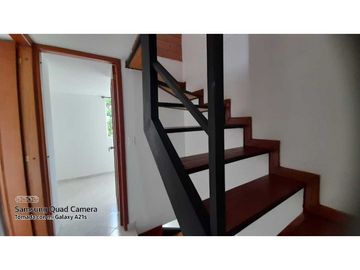 VENDO CASA FRENTE AL EXITO, CENTRO COMERCIAL PUERTA DEL NORTE NIQUIA