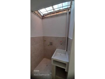VENDO CASA FRENTE AL EXITO, CENTRO COMERCIAL PUERTA DEL NORTE NIQUIA