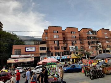 VENDO CASA FRENTE AL EXITO, CENTRO COMERCIAL PUERTA DEL NORTE NIQUIA