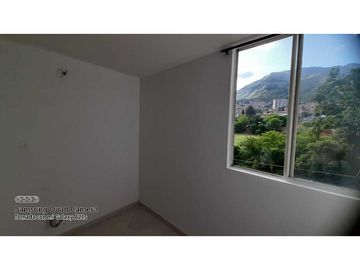 VENDO CASA FRENTE AL EXITO, CENTRO COMERCIAL PUERTA DEL NORTE NIQUIA