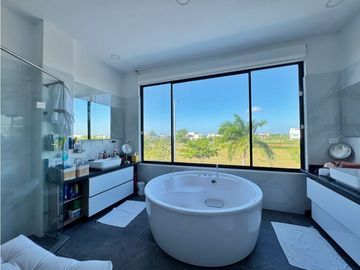 CASA DE PLAYA de LUJO en ZONA NORTE en Condominio Palma Real Cartagena