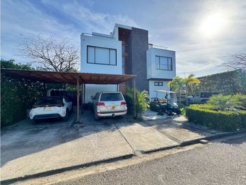 CASA DE PLAYA de LUJO en ZONA NORTE en Condominio Palma Real Cartagena