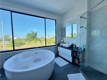 CASA DE PLAYA de LUJO en ZONA NORTE en Condominio Palma Real Cartagena