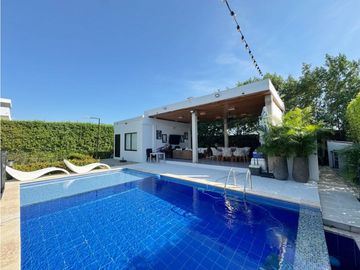CASA DE PLAYA de LUJO en ZONA NORTE en Condominio Palma Real Cartagena