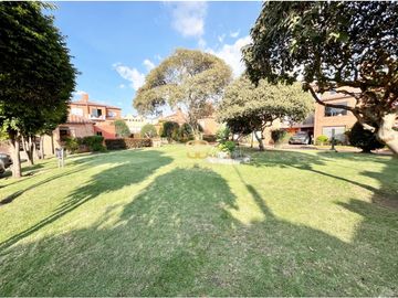 SE VENDE ESPECTACULAR CASA EN CHIA