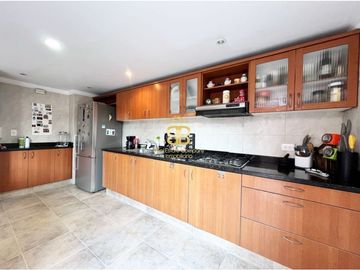SE VENDE ESPECTACULAR CASA EN CHIA