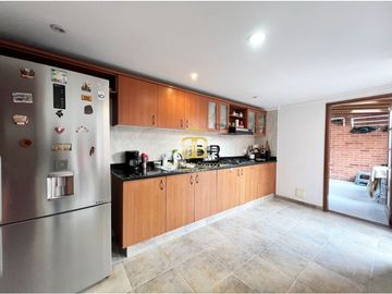 SE VENDE ESPECTACULAR CASA EN CHIA
