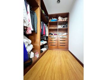 SE VENDE ESPECTACULAR CASA EN CHIA
