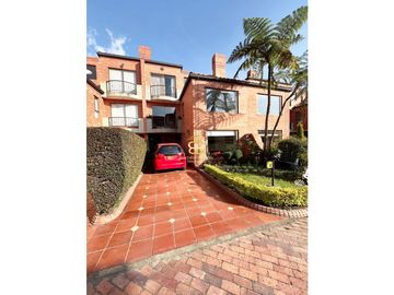 SE VENDE ESPECTACULAR CASA EN CHIA