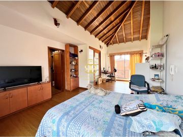 SE VENDE ESPECTACULAR CASA EN CHIA